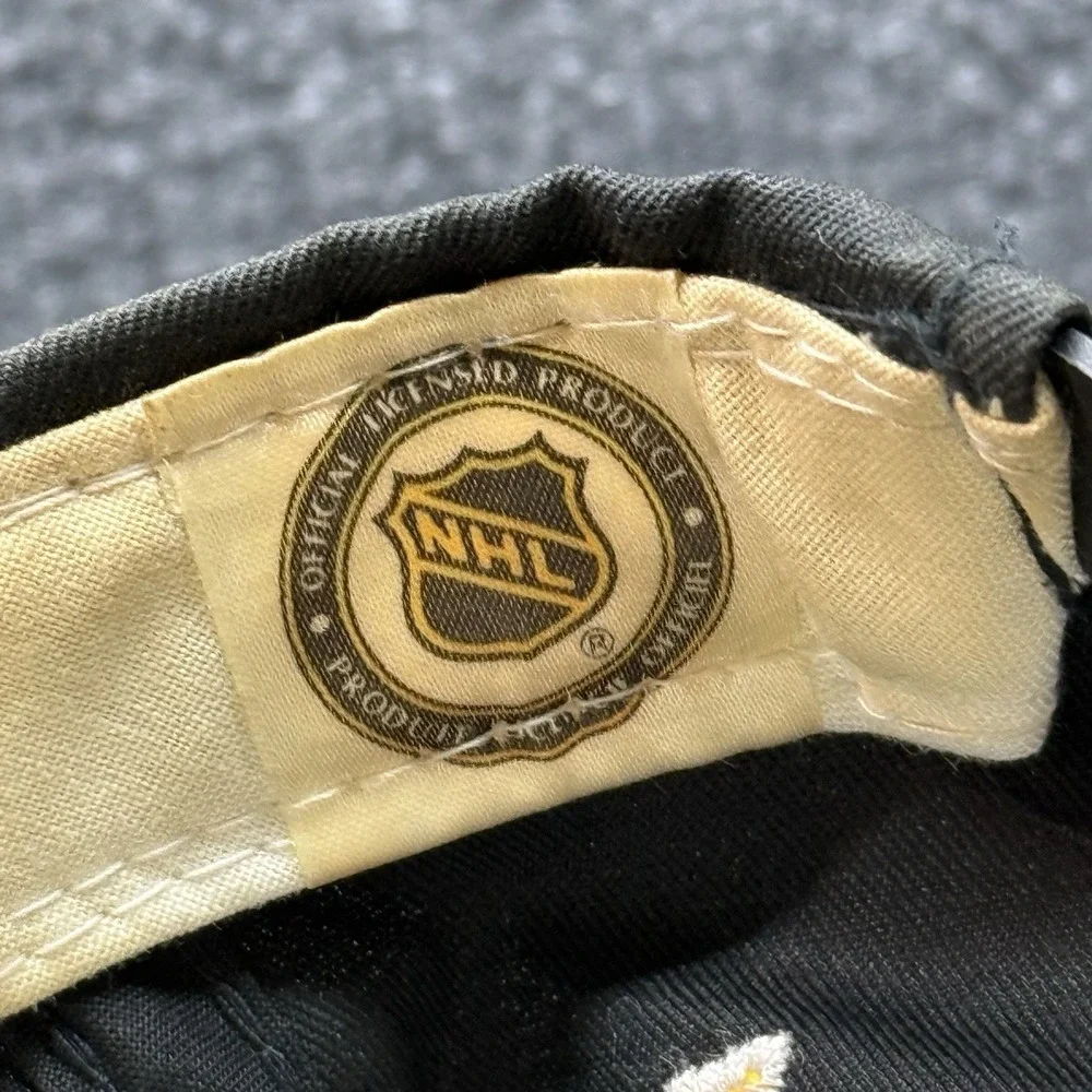 Vintage 1990s NHL Sports Specialities‎ Pittsburgh Penguins Script Snapback Hat